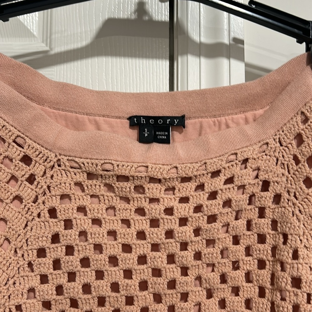 Theory crochet blush skirt size small - Picture 2 of 3
